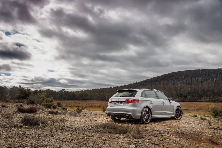  Audi RS3 Sportback (8V) 2015 года  (AU) (фото 6 из 30)